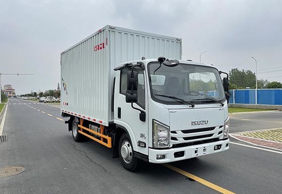 Camion isolant blanc Isuzu 126HP 152HP Isuzu Box Vans Camion d'expédition