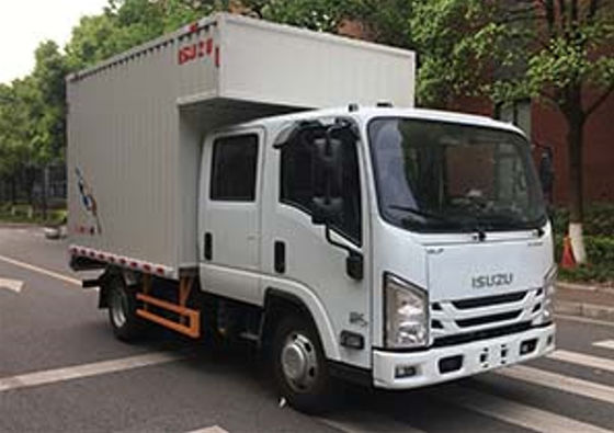 Un bon prix. Camion isolant à 5 places 126 ch Isuzu fourgon de livraison Transmission manuelle Cabine haute en ligne