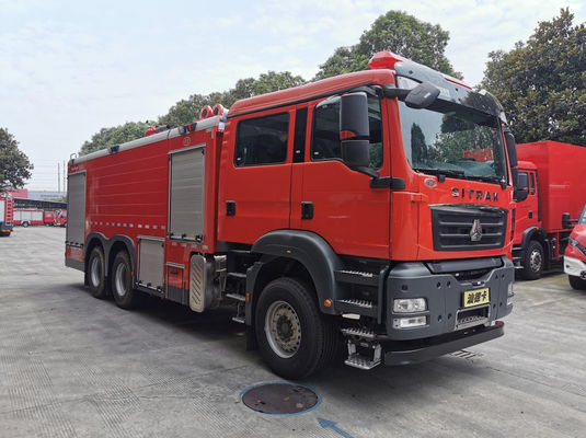 Un bon prix. 10m SINOTRUK Camion de pompiers à mousse Camions de sauvetage à trois essieux 10×2 en ligne