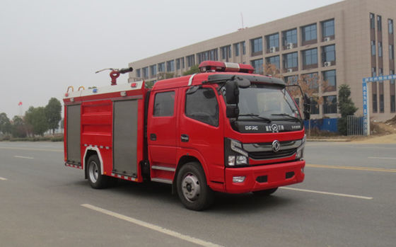 Un bon prix. Camion de pompiers à 5000 litres avec réservoir d'eau, 5 places diesel 4×2 transmission manuelle en ligne