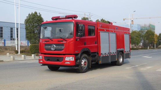 Un bon prix. Chariot de pompiers Dongfeng 8200 litres réservoir d'eau 2 roues motrices arrière diesel 6 places 4×2 transmission manuelle en ligne